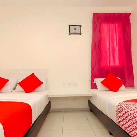 Skudai Hotel Ngoại thất bức ảnh