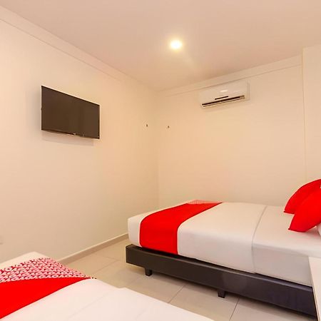 Skudai Hotel Ngoại thất bức ảnh